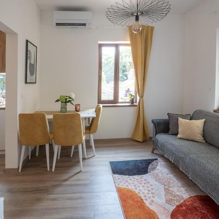 Linden House - A Lovely Apartment In Central Warna Zewnętrze zdjęcie
